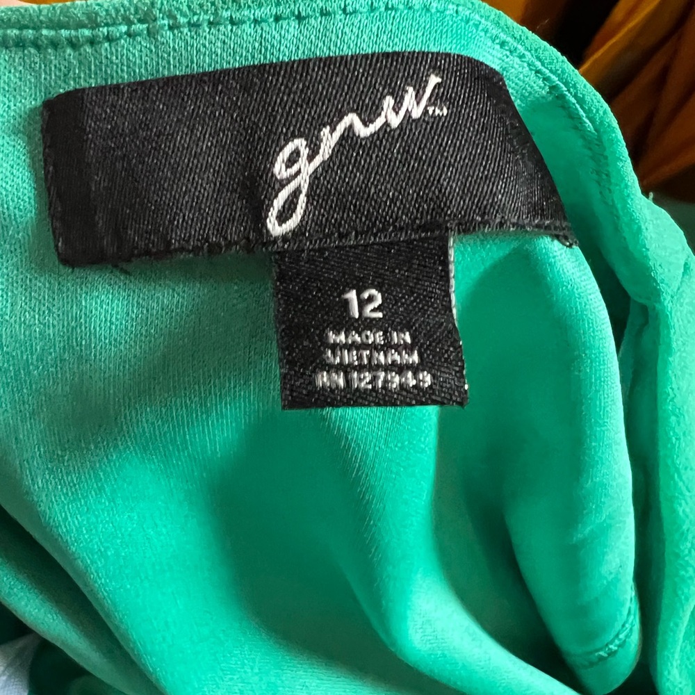 Green dress - Picture 7 of 7